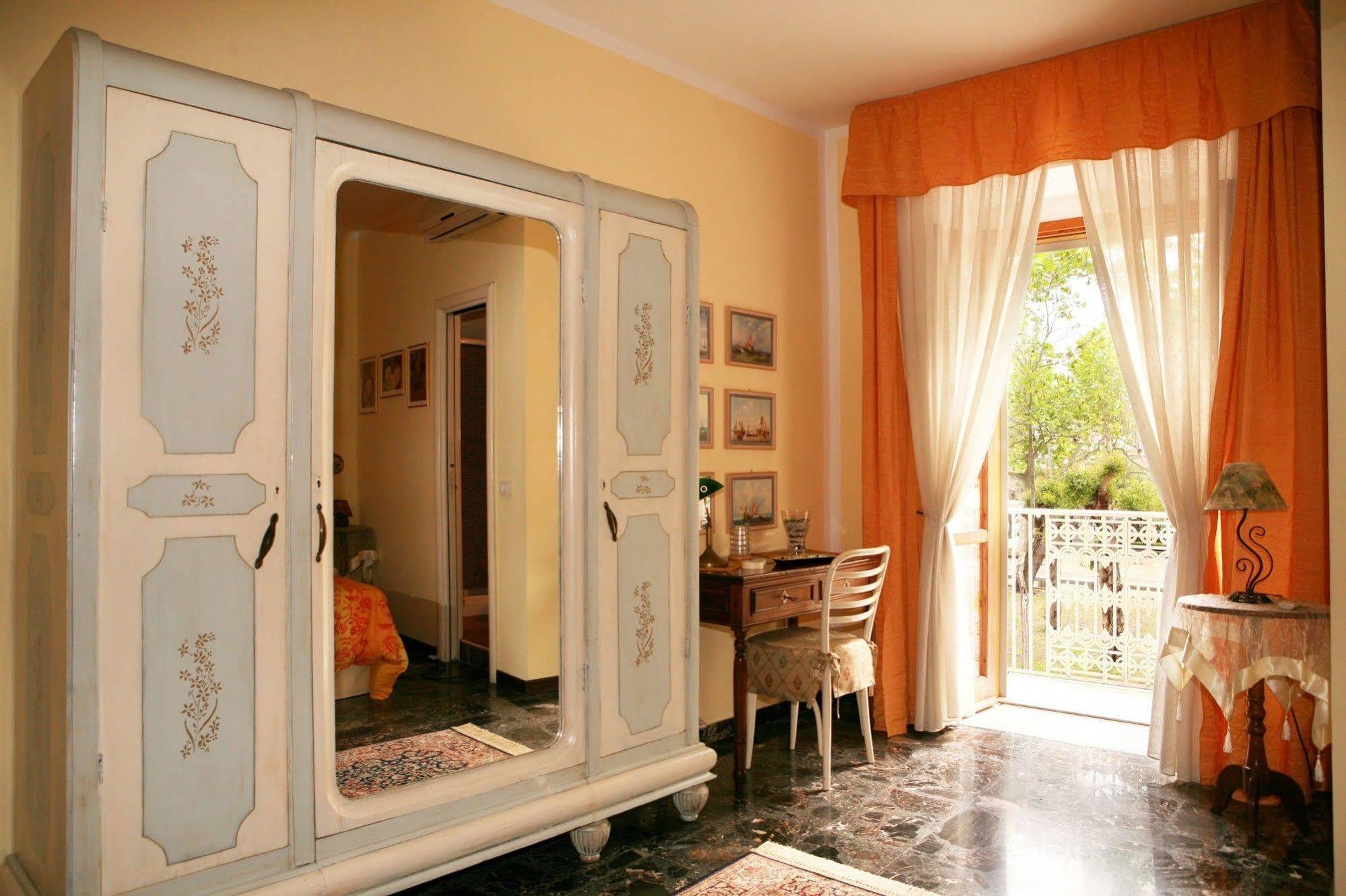 Bed and Breakfast Al Vecchio Pioppo Прая-а-Маре Экстерьер фото